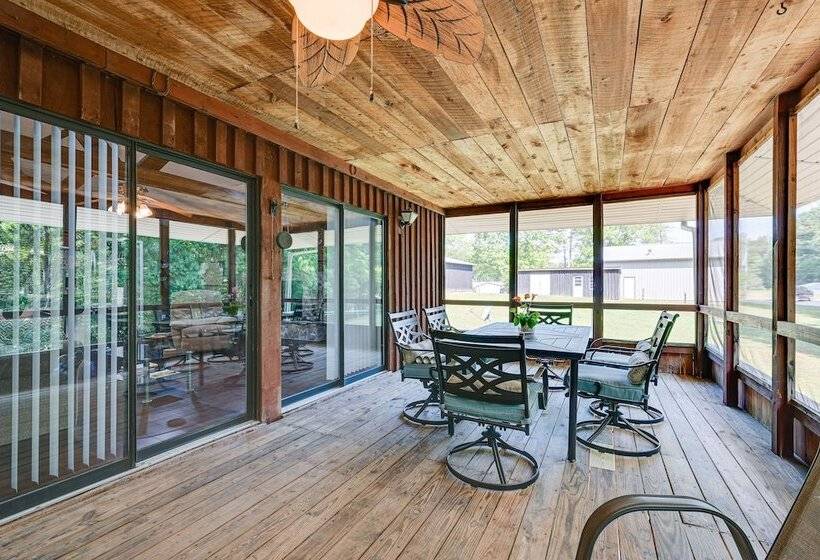 Rustic Russell Springs Home Near Marina & Lake!