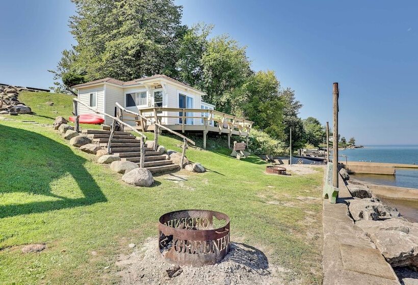 Scenic Geneva Cottage W/ Lake Erie Beach Access!