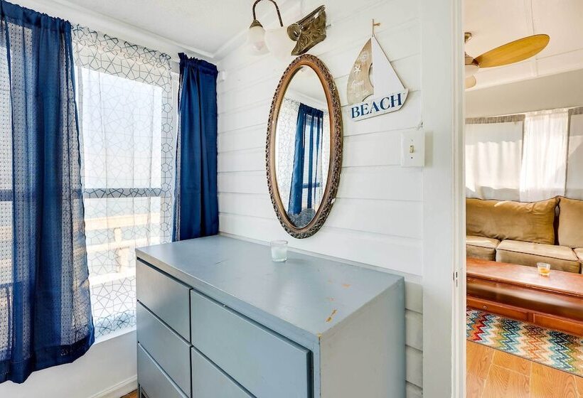 Scenic Geneva Cottage W/ Lake Erie Beach Access!