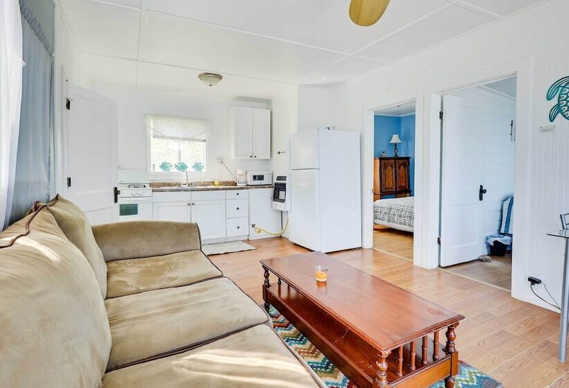 Scenic Geneva Cottage W/ Lake Erie Beach Access!