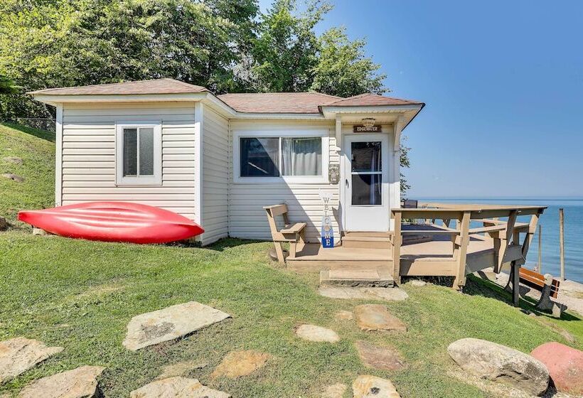 Scenic Geneva Cottage W/ Lake Erie Beach Access!