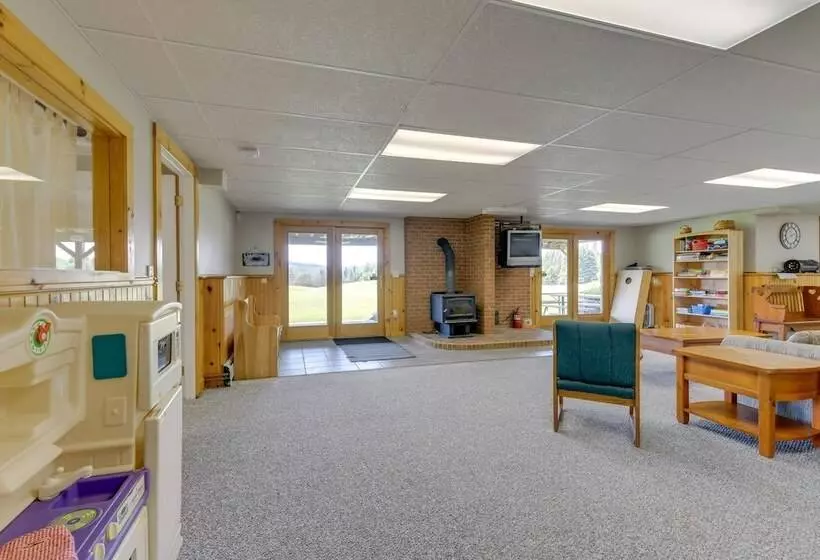 Secluded Calais Getaway: Deck, Hot Tub & More!