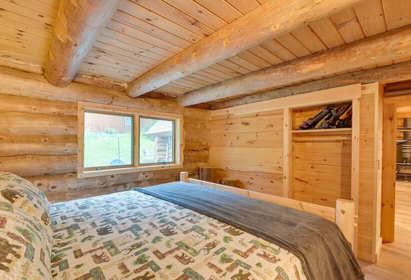 Secluded Greenville Cabin: Walk To Moosehead Lake!