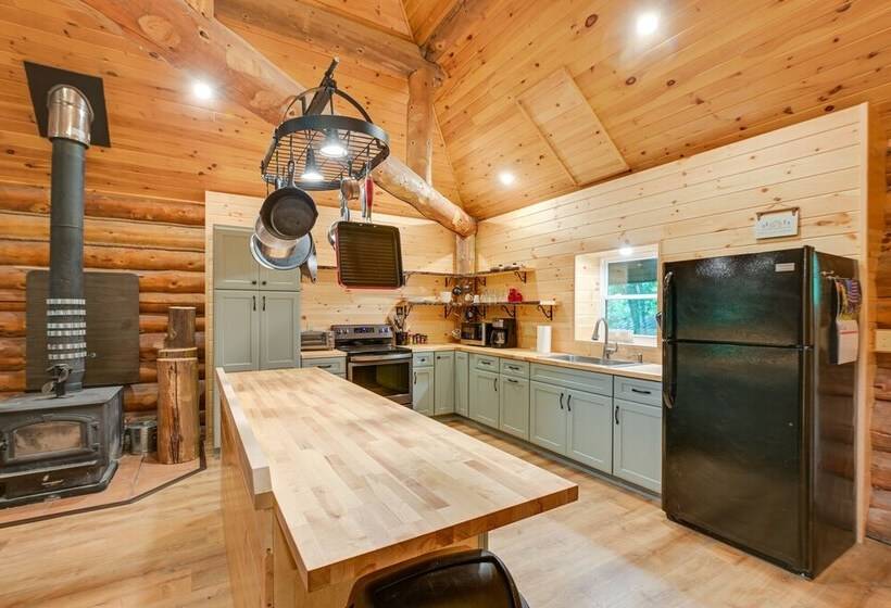 Secluded Greenville Cabin: Walk To Moosehead Lake!