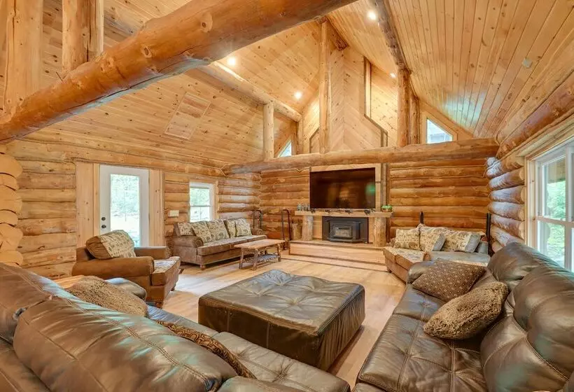 Secluded Greenville Cabin: Walk To Moosehead Lake!