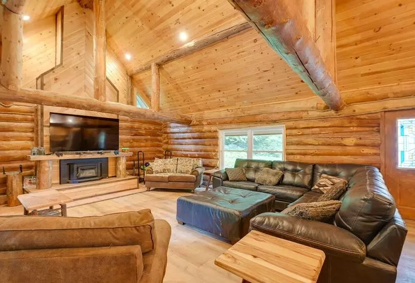 Secluded Greenville Cabin: Walk To Moosehead Lake!