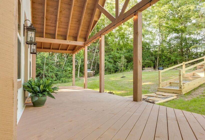 Serene Kentucky Cabin W/ Fireplace + Fire Pit!