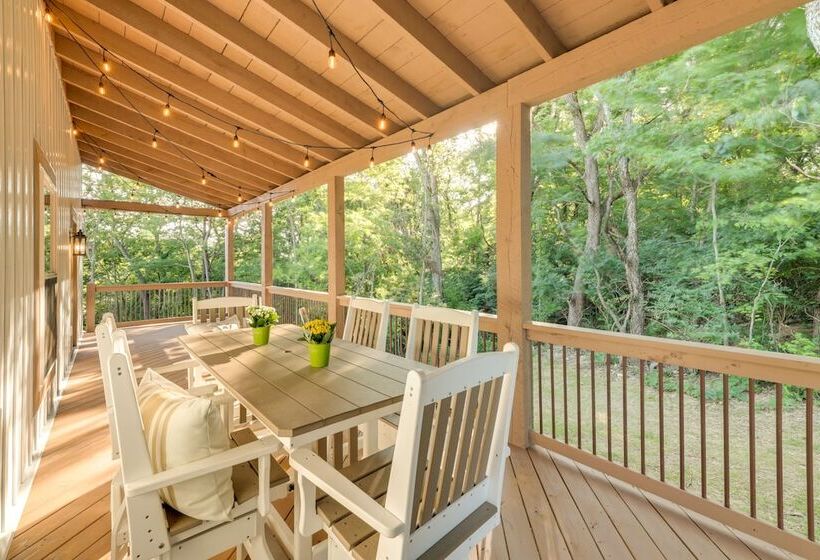 Serene Kentucky Cabin W/ Fireplace + Fire Pit!