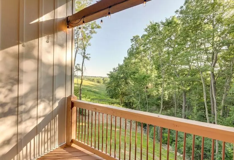 Serene Kentucky Cabin W/ Fireplace + Fire Pit!