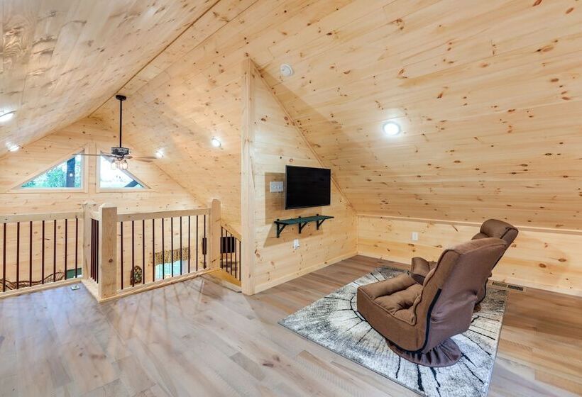 Serene Kentucky Cabin W/ Fireplace + Fire Pit!