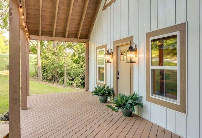 Serene Kentucky Cabin W/ Fireplace + Fire Pit!
