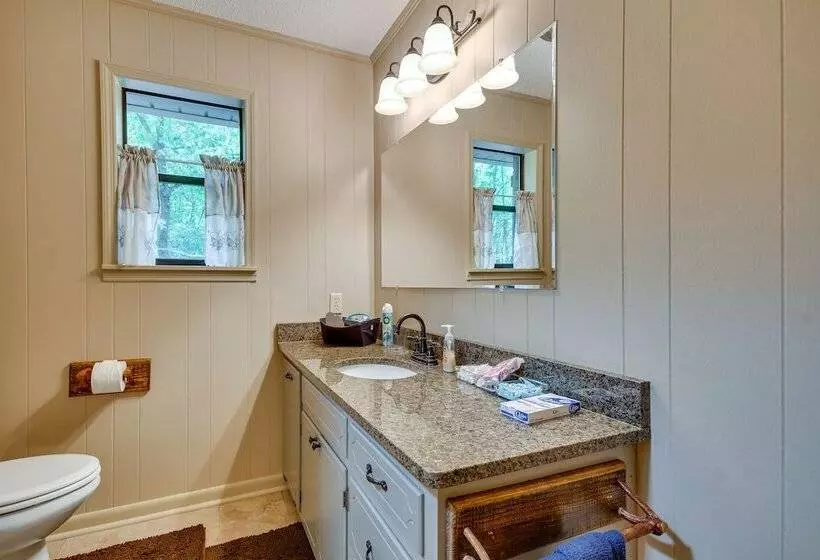 Spacious Alexander City Retreat W/ Private Dock!