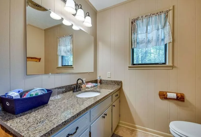 Spacious Alexander City Retreat W/ Private Dock!