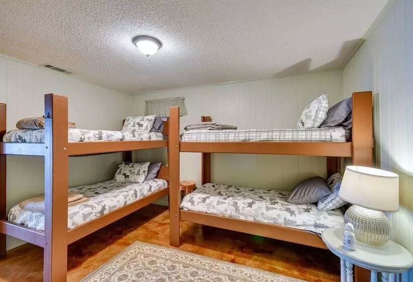 Spacious Alexander City Retreat W/ Private Dock!