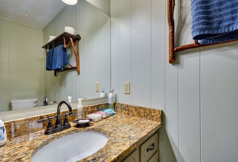 Spacious Alexander City Retreat W/ Private Dock!