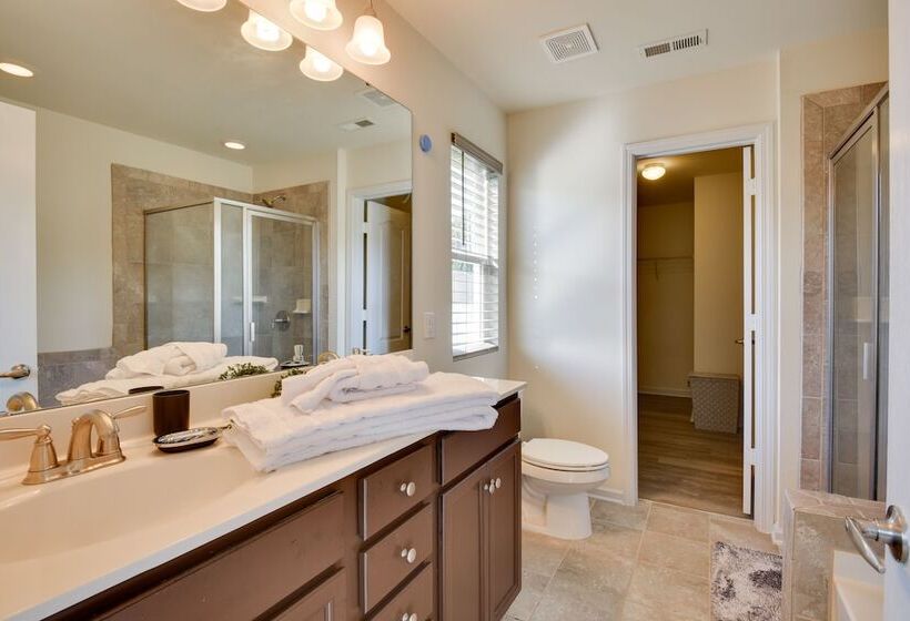 Spacious Gastonia Home W/ Pool Access!