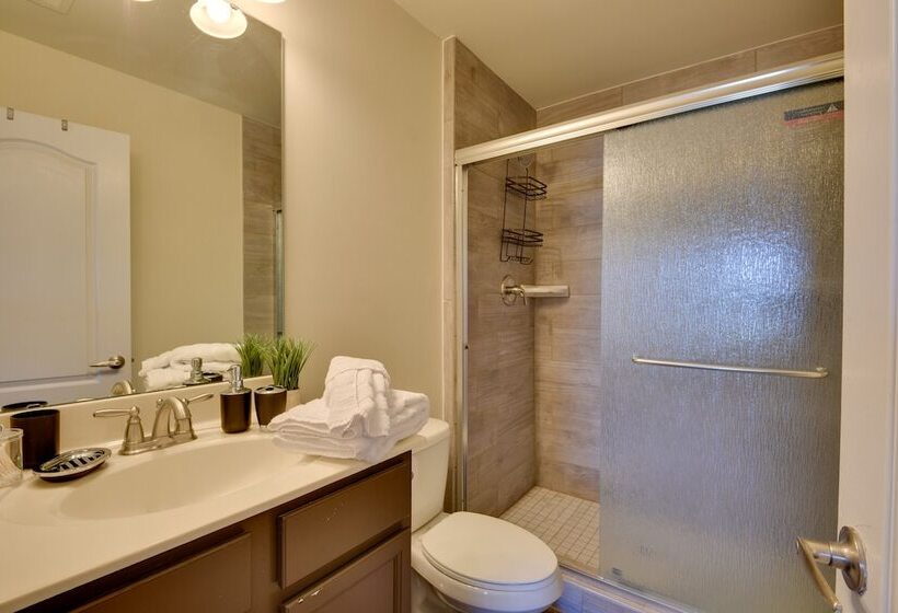 Spacious Gastonia Home W/ Pool Access!