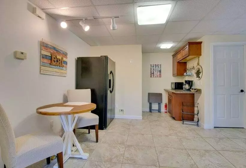 Spacious Home Near Norfork Lake W/ Wraparound Deck