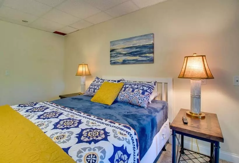 Spacious Home Near Norfork Lake W/ Wraparound Deck