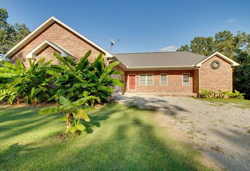 Spacious Home Near Norfork Lake W/ Wraparound Deck