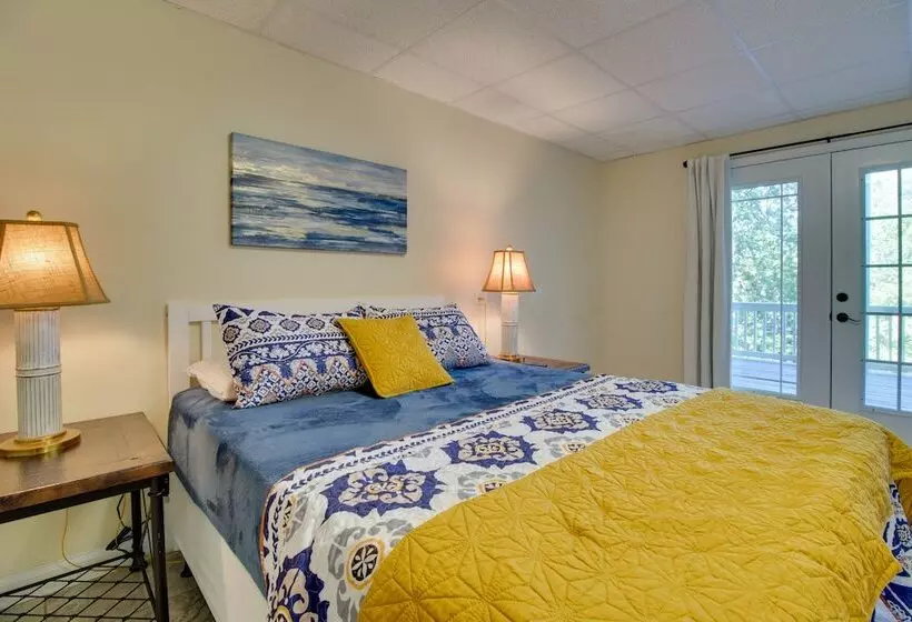 Spacious Home Near Norfork Lake W/ Wraparound Deck