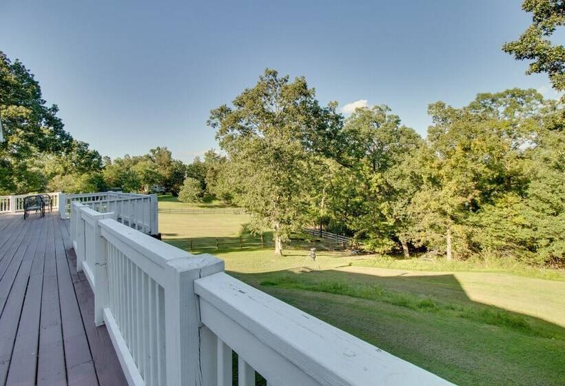 Spacious Home Near Norfork Lake W/ Wraparound Deck