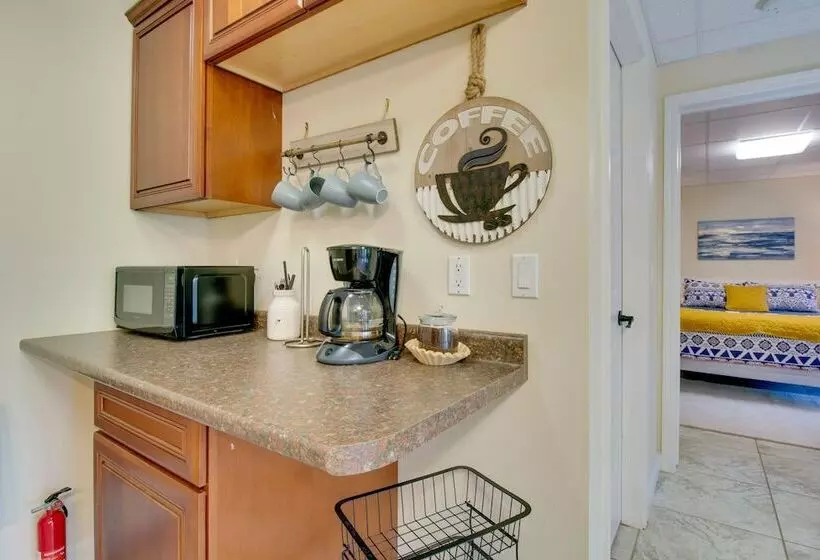 Spacious Home Near Norfork Lake W/ Wraparound Deck