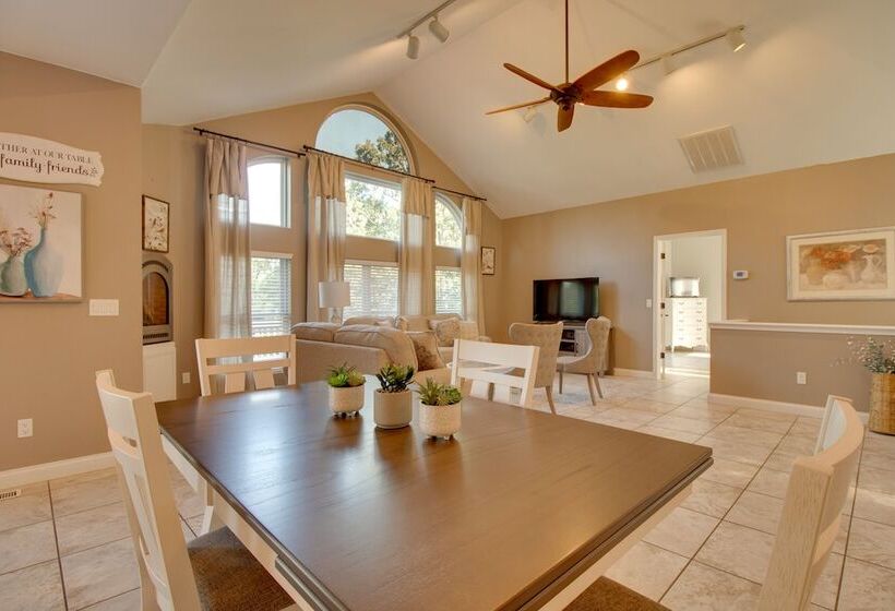 Spacious Home Near Norfork Lake W/ Wraparound Deck