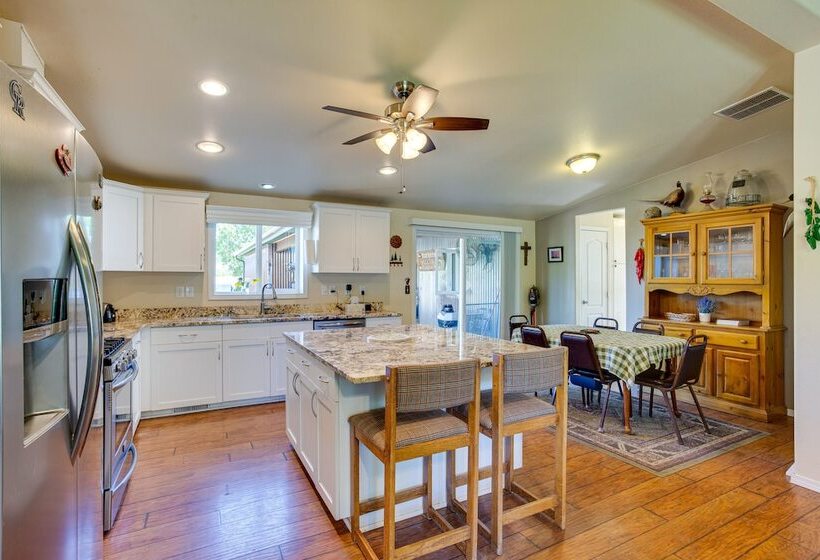 Spacious Home W/ Deck: 5 Mi To Ridgway State Park!