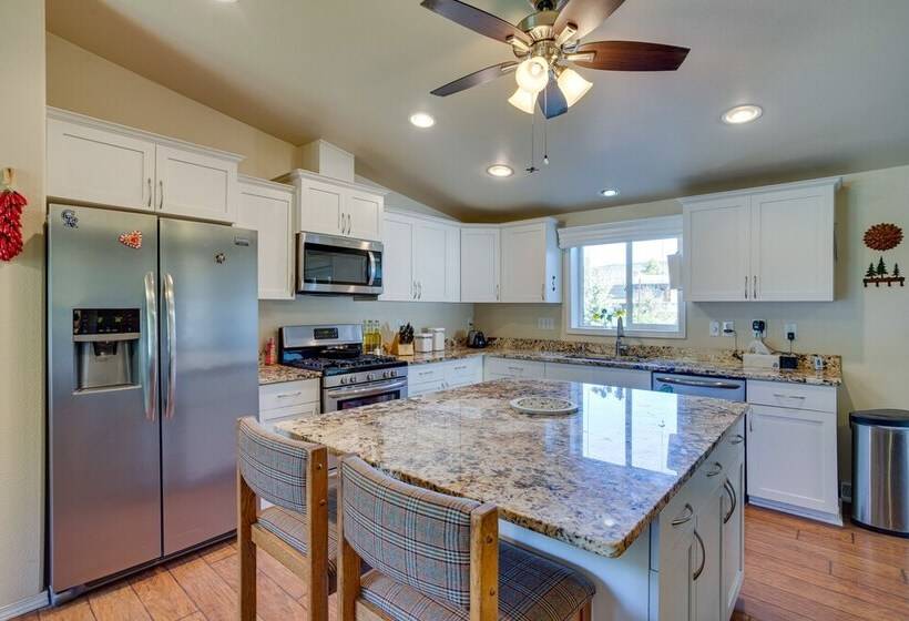 Spacious Home W/ Deck: 5 Mi To Ridgway State Park!