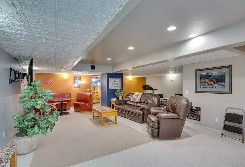 Spacious Home W/ Deck: 5 Mi To Ridgway State Park!