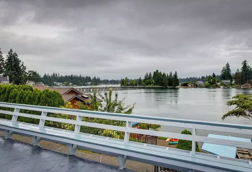 Tacoma Home On Steilacoom Lake W/ Dock!