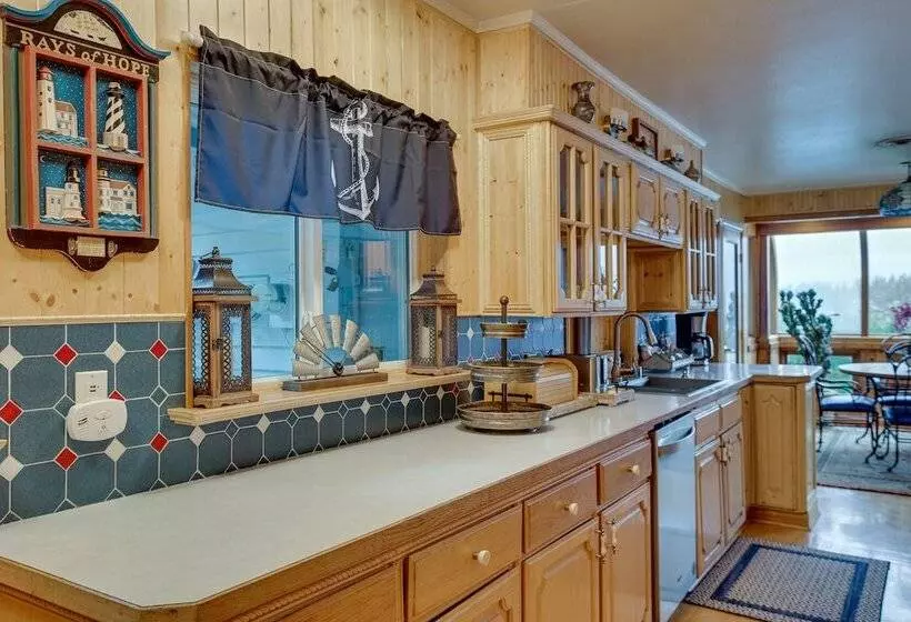 Tacoma Home On Steilacoom Lake W/ Dock!