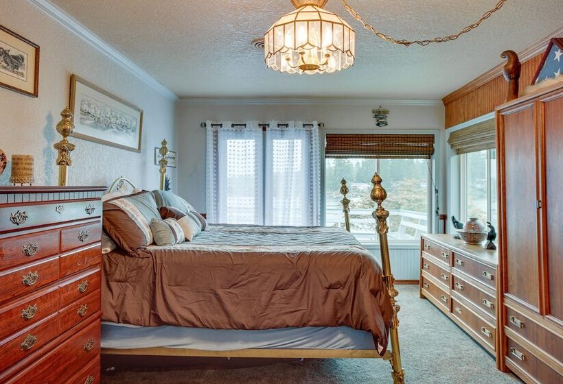 Tacoma Home On Steilacoom Lake W/ Dock!