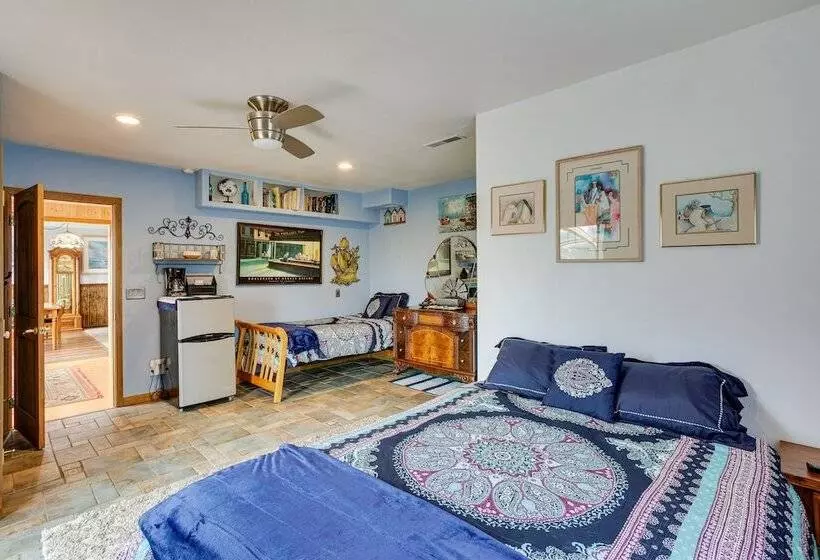 Tacoma Home On Steilacoom Lake W/ Dock!