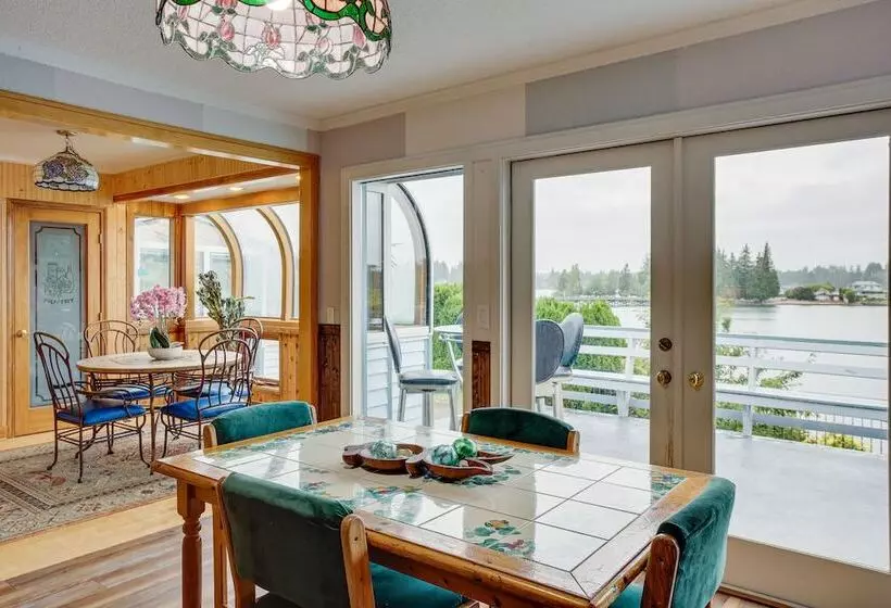 Tacoma Home On Steilacoom Lake W/ Dock!