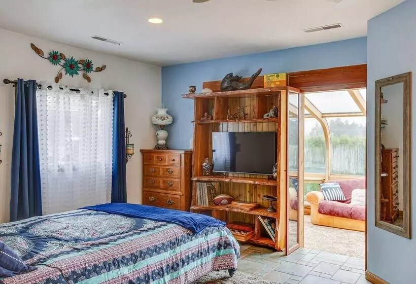 Tacoma Home On Steilacoom Lake W/ Dock!