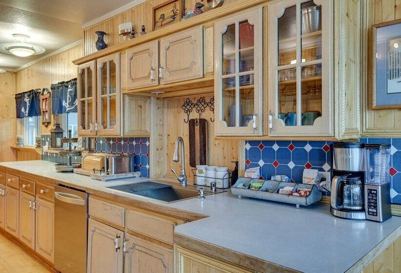 Tacoma Home On Steilacoom Lake W/ Dock!