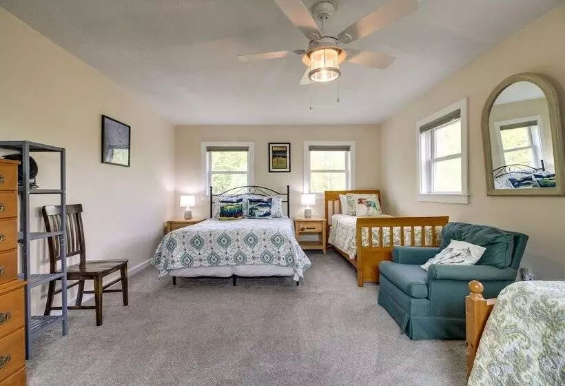 Vermont Vacation Rental: Hot Tub, Near Ski Resorts