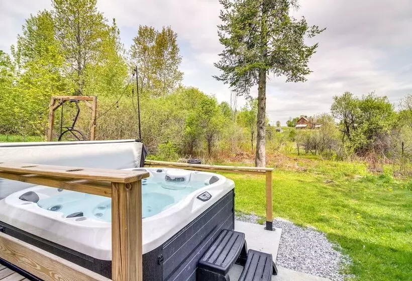 Vermont Vacation Rental: Hot Tub, Near Ski Resorts