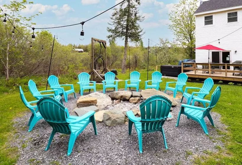 Vermont Vacation Rental: Hot Tub, Near Ski Resorts