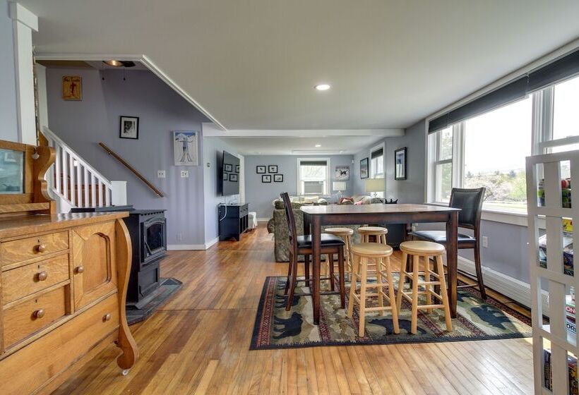 Vermont Vacation Rental: Hot Tub, Near Ski Resorts