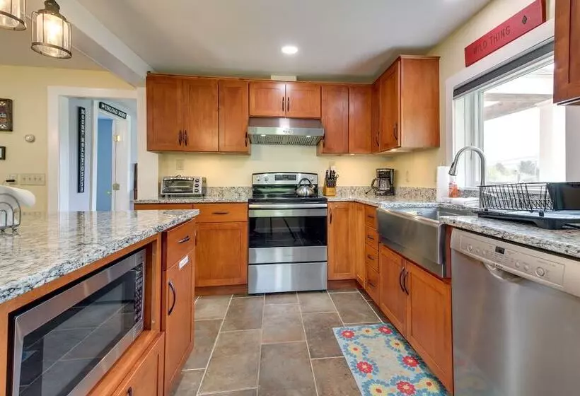 Vermont Vacation Rental: Hot Tub, Near Ski Resorts