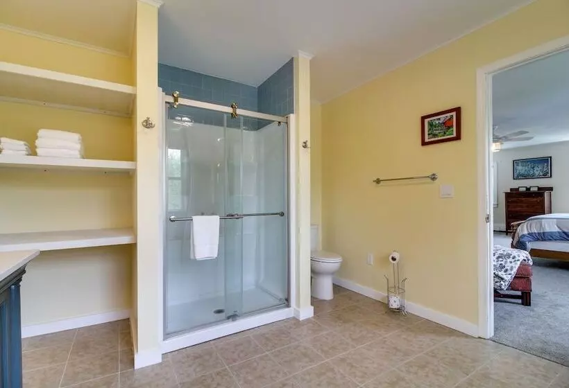 Vermont Vacation Rental: Hot Tub, Near Ski Resorts