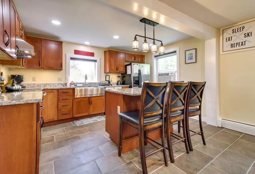 Vermont Vacation Rental: Hot Tub, Near Ski Resorts