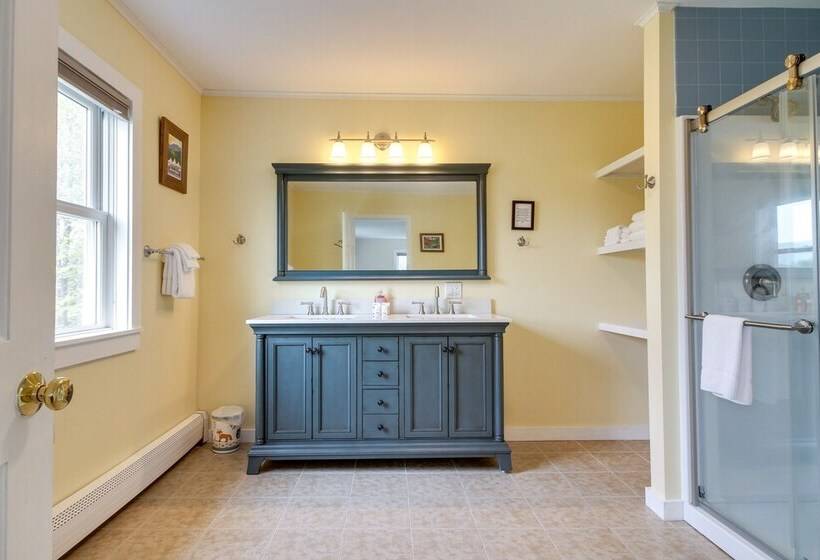 Vermont Vacation Rental: Hot Tub, Near Ski Resorts