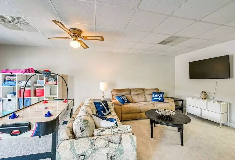 Waterfront Badin Lake Getaway: Boat Dock, Fire Pit