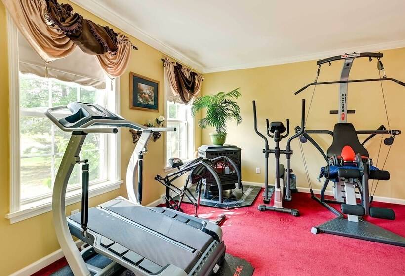 Woodsy Ballston Spa Home: 4 Mi To State Park!