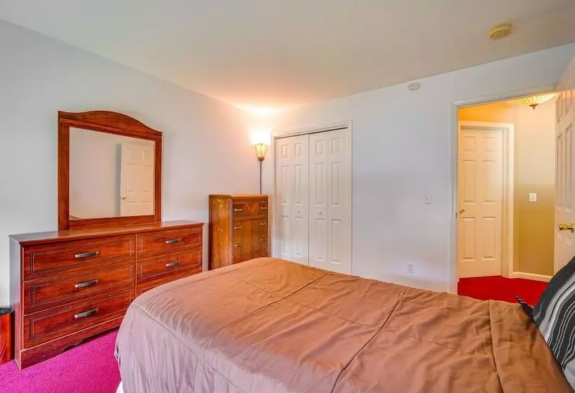 Woodsy Ballston Spa Home: 4 Mi To State Park!