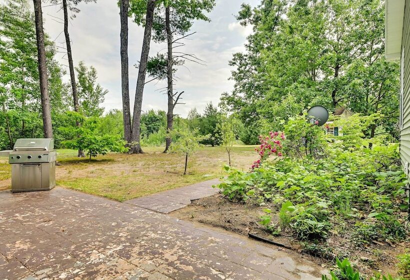 Woodsy Ballston Spa Home: 4 Mi To State Park!